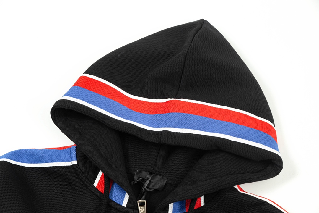 【MONCLER 公式旗艦店】ご好評に付き再入荷!!