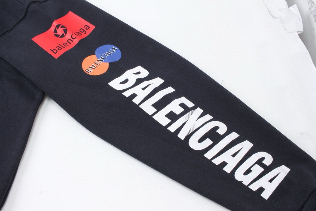 【BALENCIAGA公式旗艦店】好評に付き再入荷！！