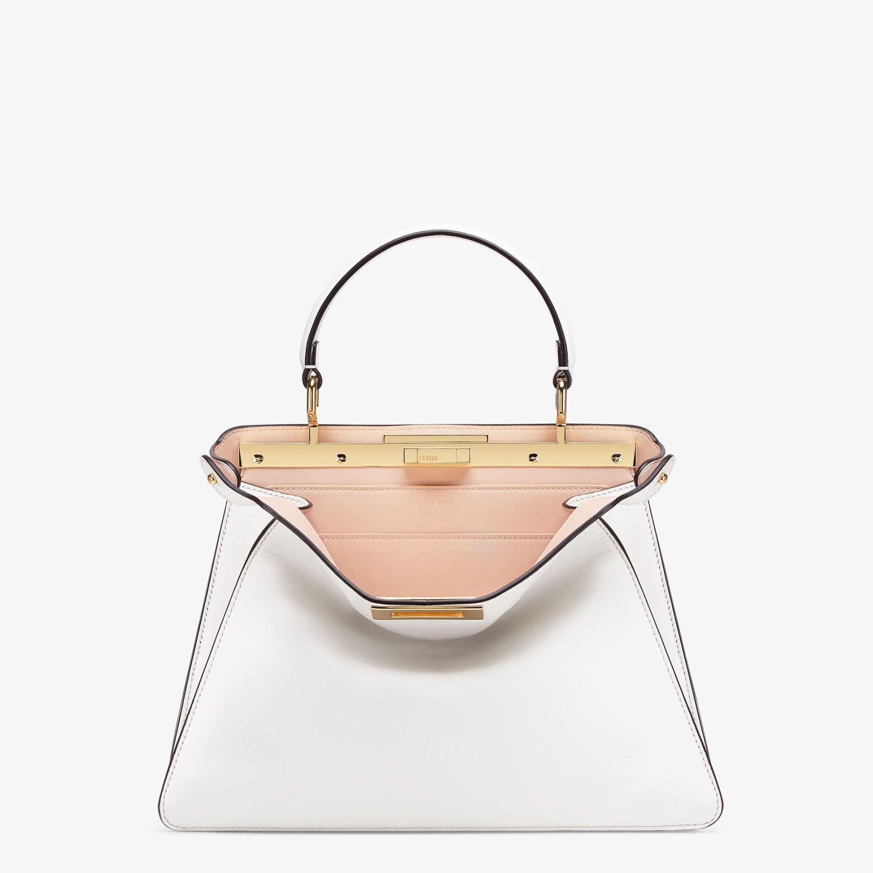 【FENDI】大人気の雑誌に登場!大政絢さん愛用の新作バッグ、ピーカブー アイシーユー ミディアムレザーバッグが登場しました!