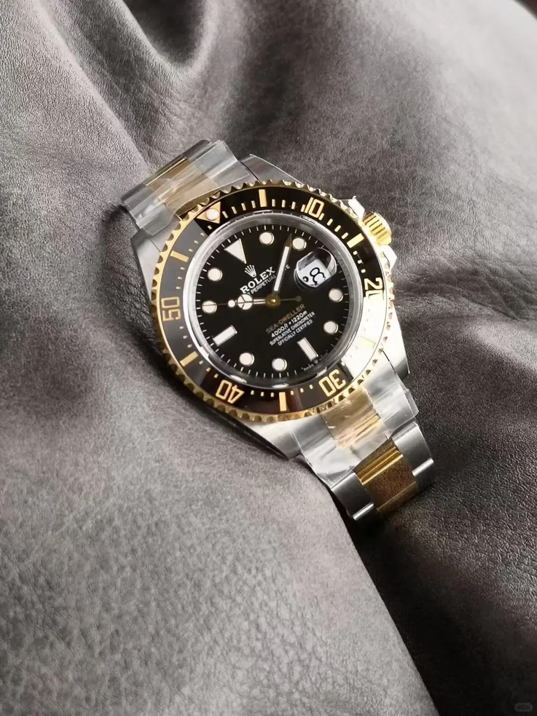 🔥【超レア入荷】ロレックス シードゥエラー オイスター、43 mm、オイスタースチール＆イエローゴールド Reference 126603-u784