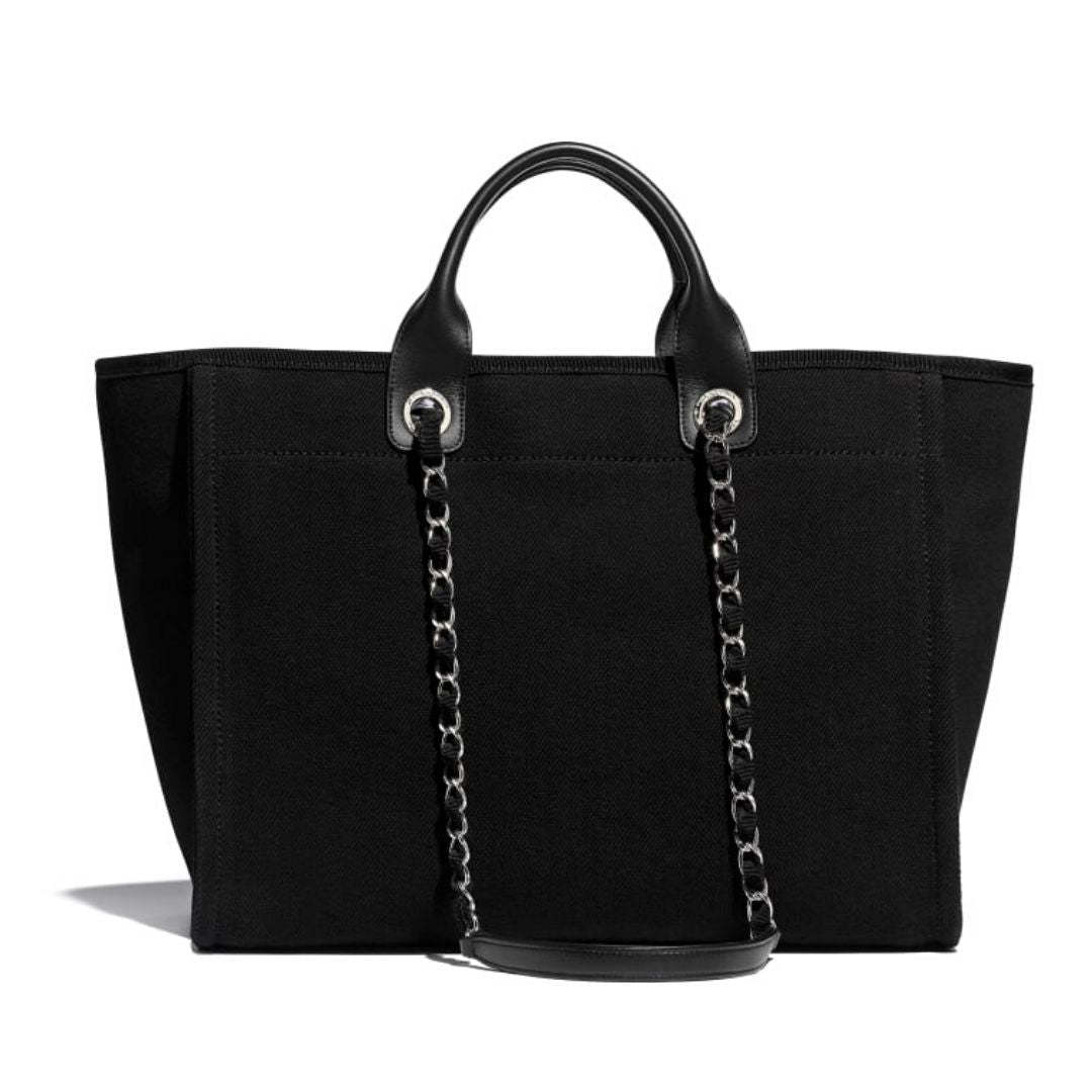 【Chanel】（シャネル）パールがとても上品♪大荷物さんの強い味方男女兼用