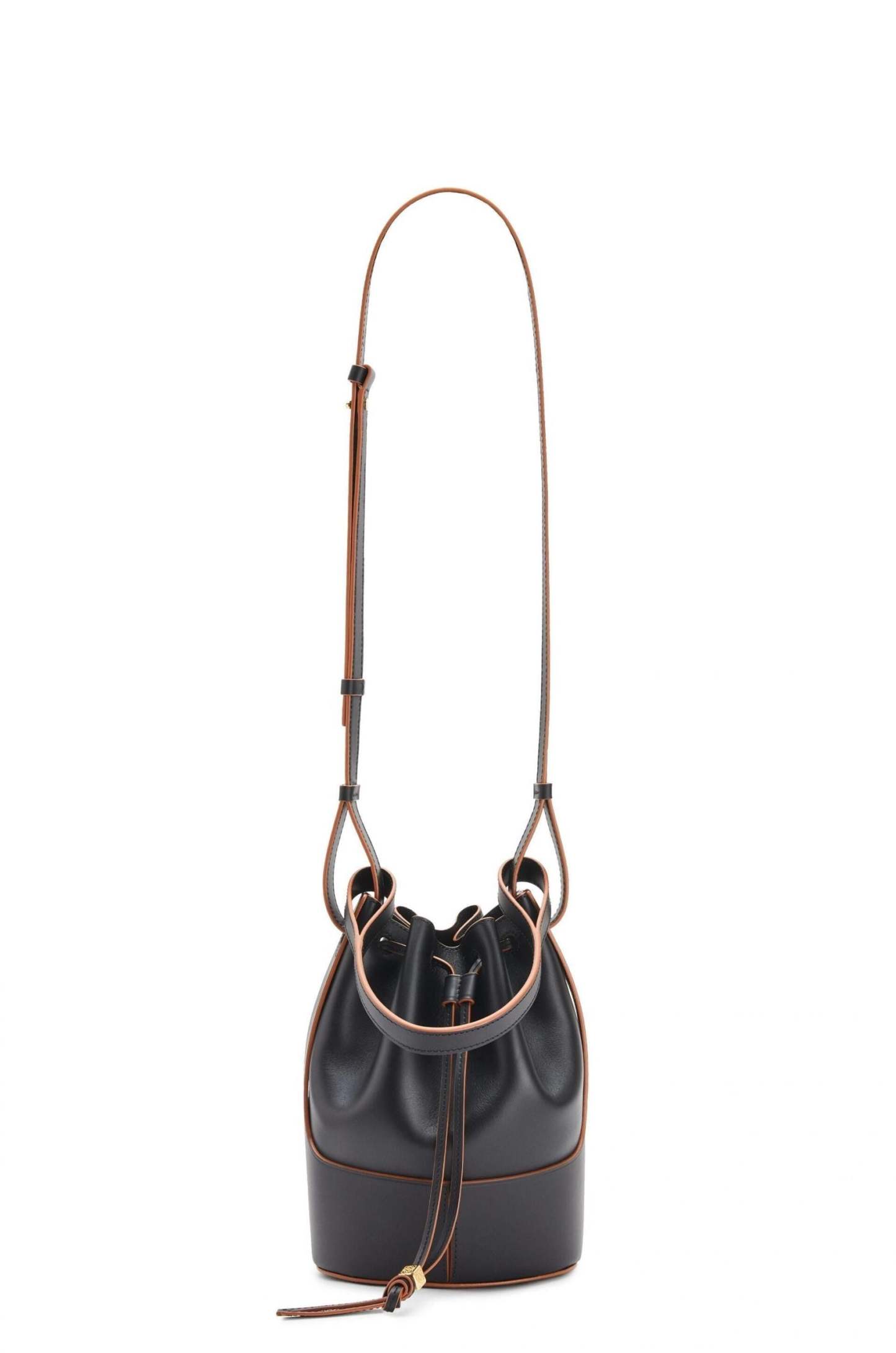 【LOEWE】今田美桜が推す！今季のマストロエベバルーンバッグ