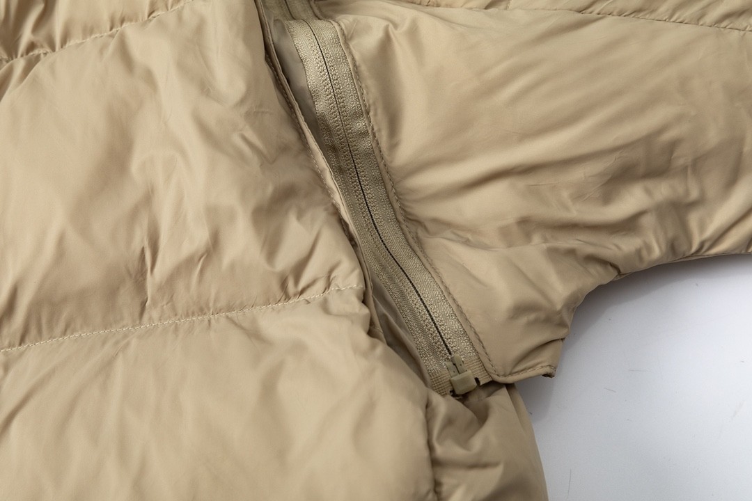【数量限定⏳】本格防寒を、軽やかに🔥バーバリー着脱式ダウン、スタイルも保温も、自由に着脱再び入手の機会✨