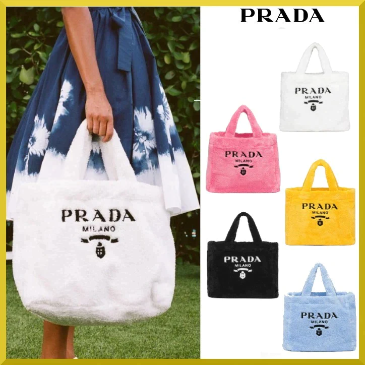 雑誌掲載で大人気★【Prada】★【2023秋冬新作】Re-Edition 2000 トートバッグ