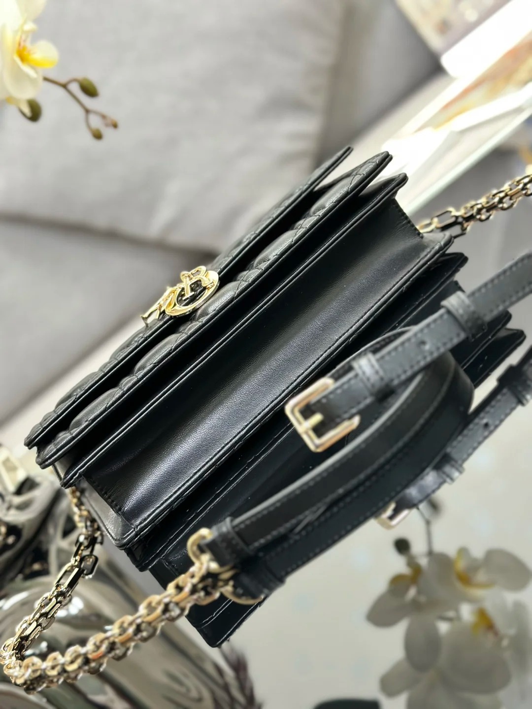 【機能的でお洒落なデザイン★】大人気カナージュ ラムスキントップハンドルバッグ登場