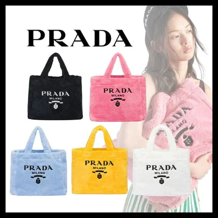 雑誌掲載で大人気★【Prada】★【2023秋冬新作】Re-Edition 2000 トートバッグ