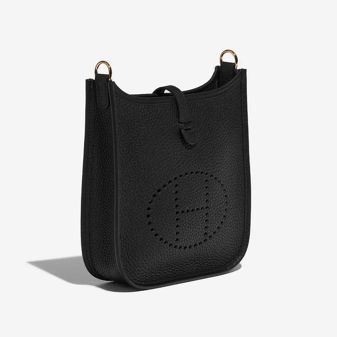 【HERMES】🔥「STORY」雑誌掲載💓高垣麗子さんの愛用しているエルメスの大人気新作“ÉVELYNE”バッグを入手