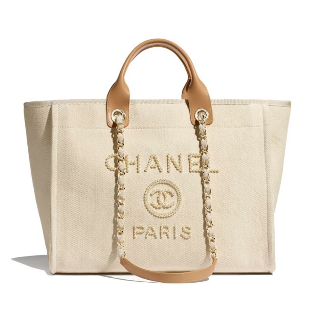 【Chanel】（シャネル）パールがとても上品♪大荷物さんの強い味方男女兼用