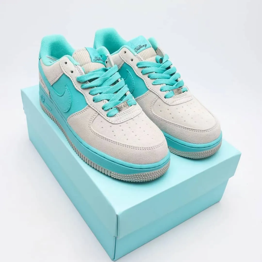 【Nike】★日本国内では未発売💓Nike X TIFFANY AIR FORCE 1 LOWが新たなカスタムシューズで再登場★超人気■男女兼用🔥お見逃しなく！