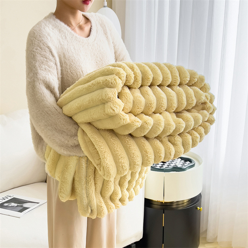High Quality Flannel Thickened Warm Blanket