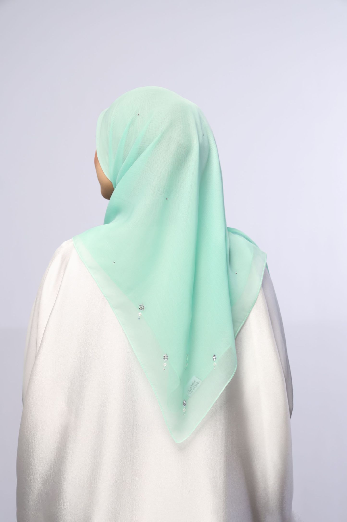 Bawal Warisan Blossom Mix Minimalist