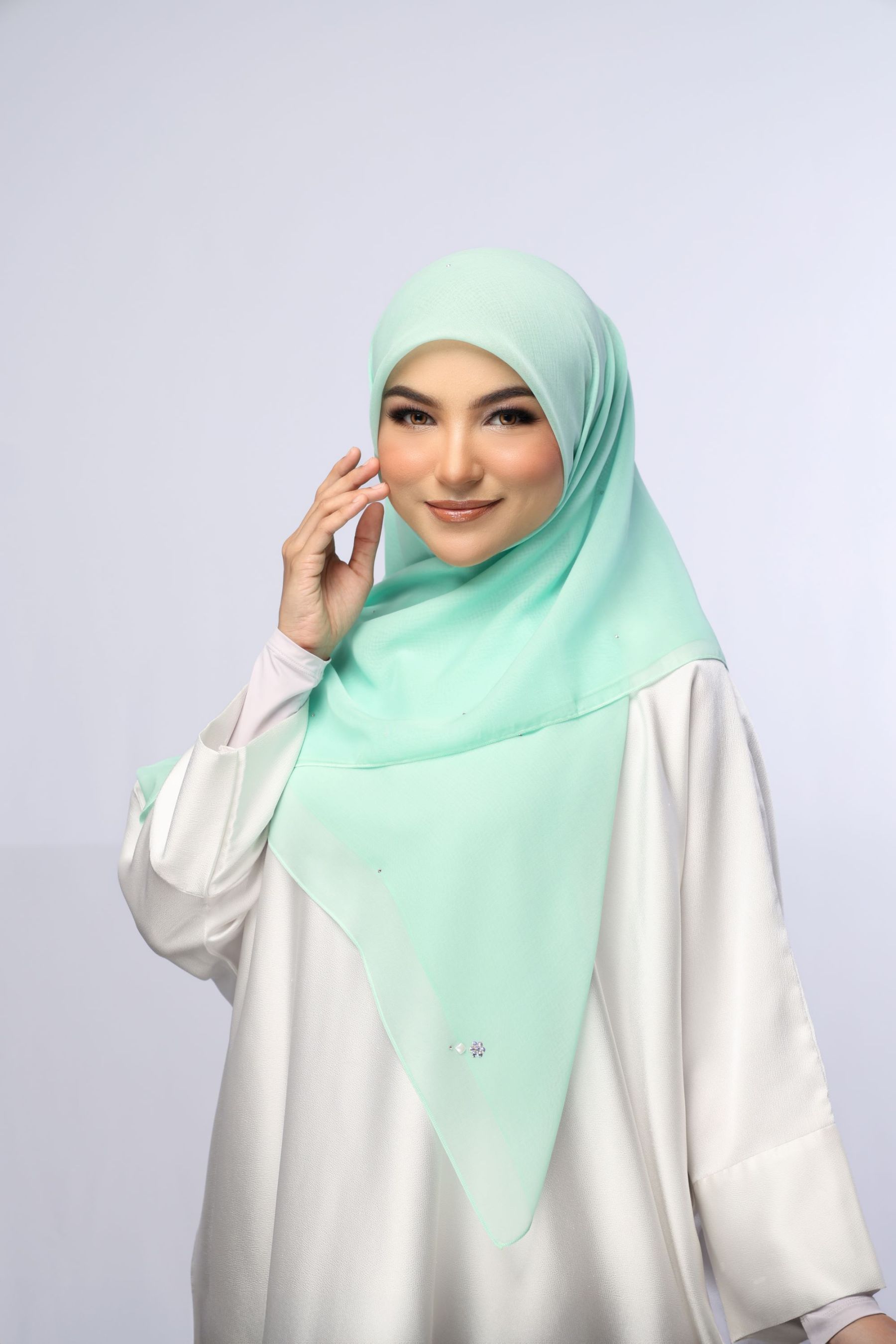Bawal Warisan Blossom Mix Minimalist