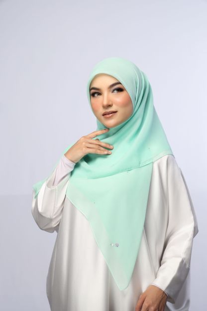 Bawal Warisan Blossom Mix Minimalist