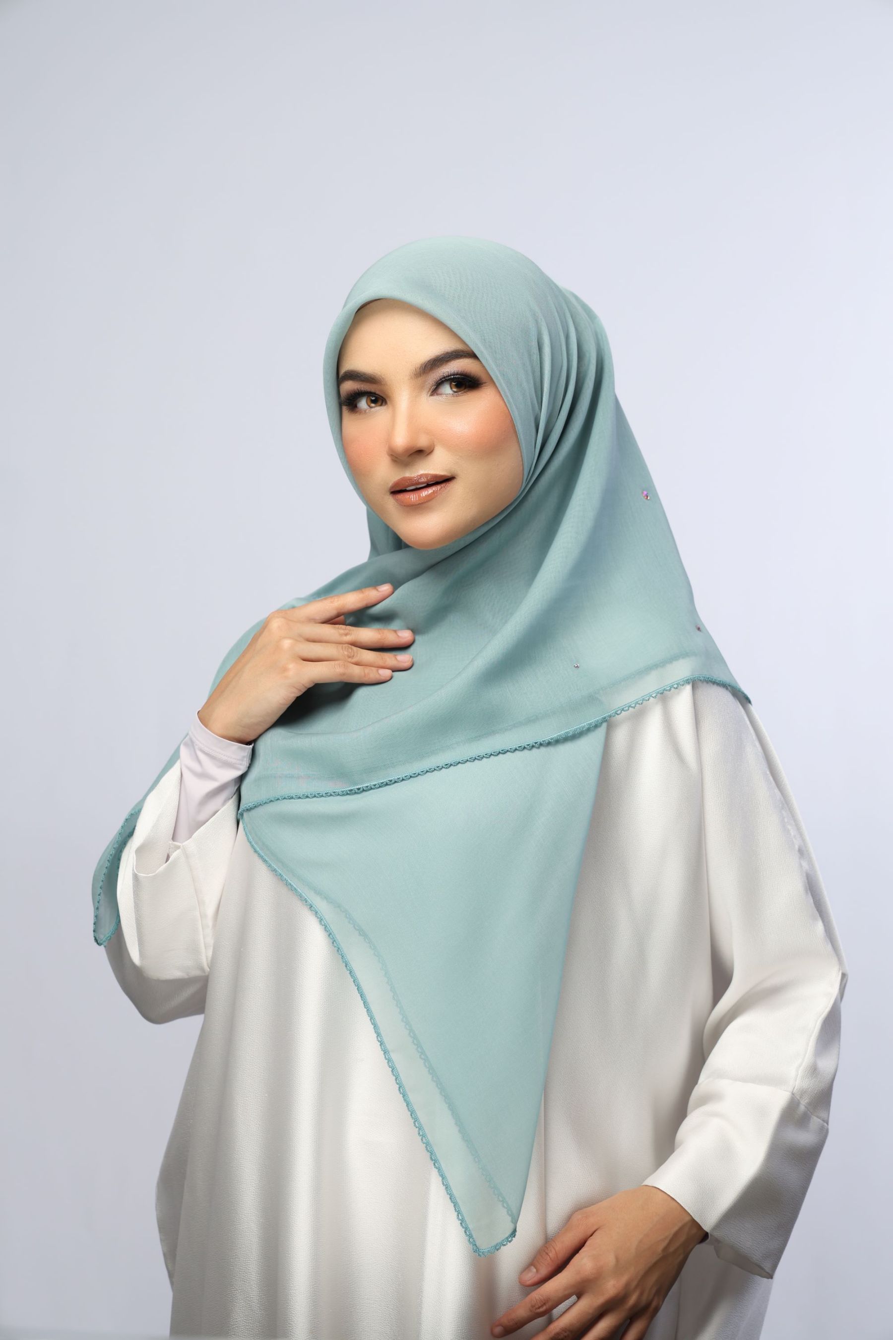 Bawal Warisan Crochet Tabur Mix Aurora AB