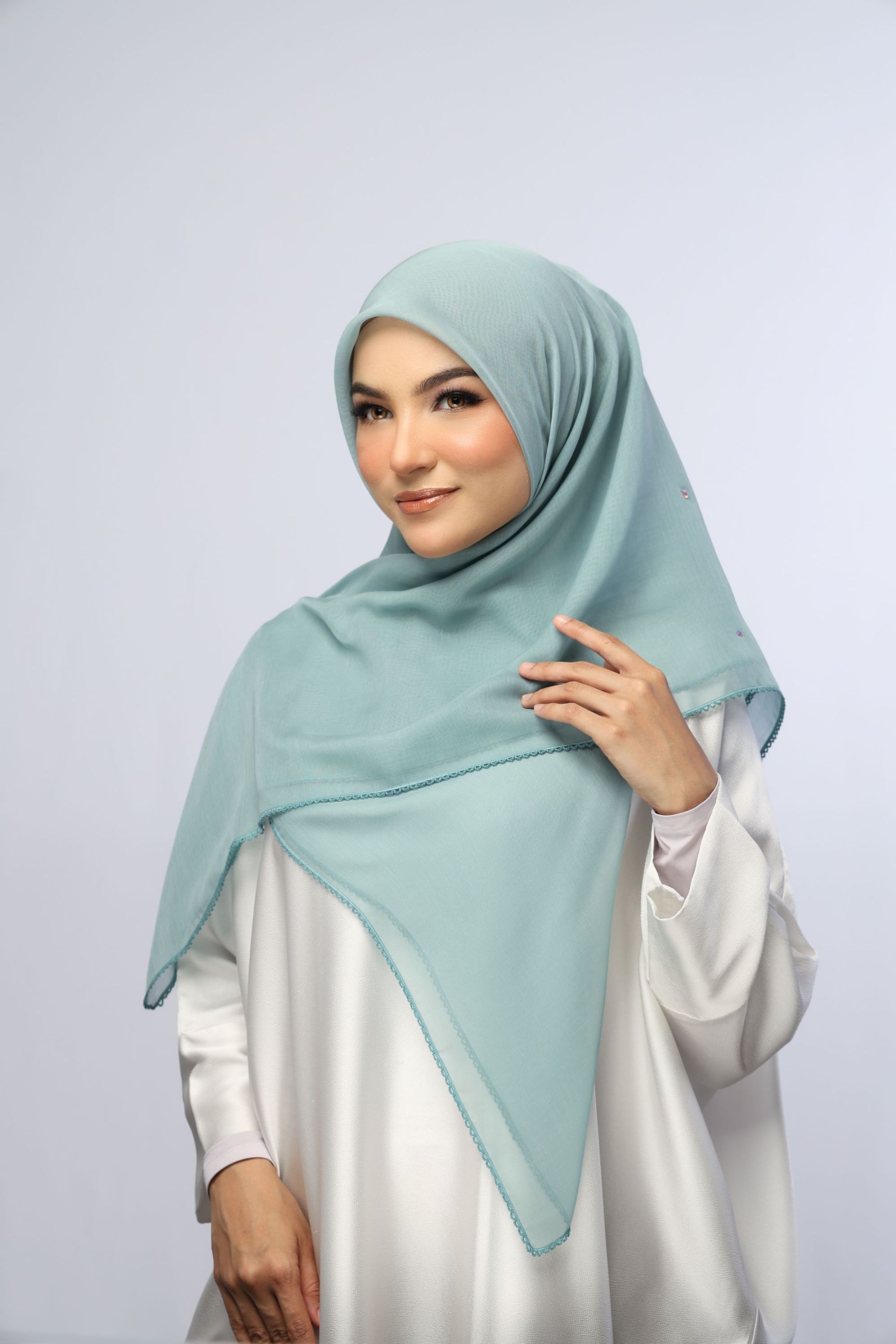 Bawal Warisan Crochet Tabur Mix Aurora AB