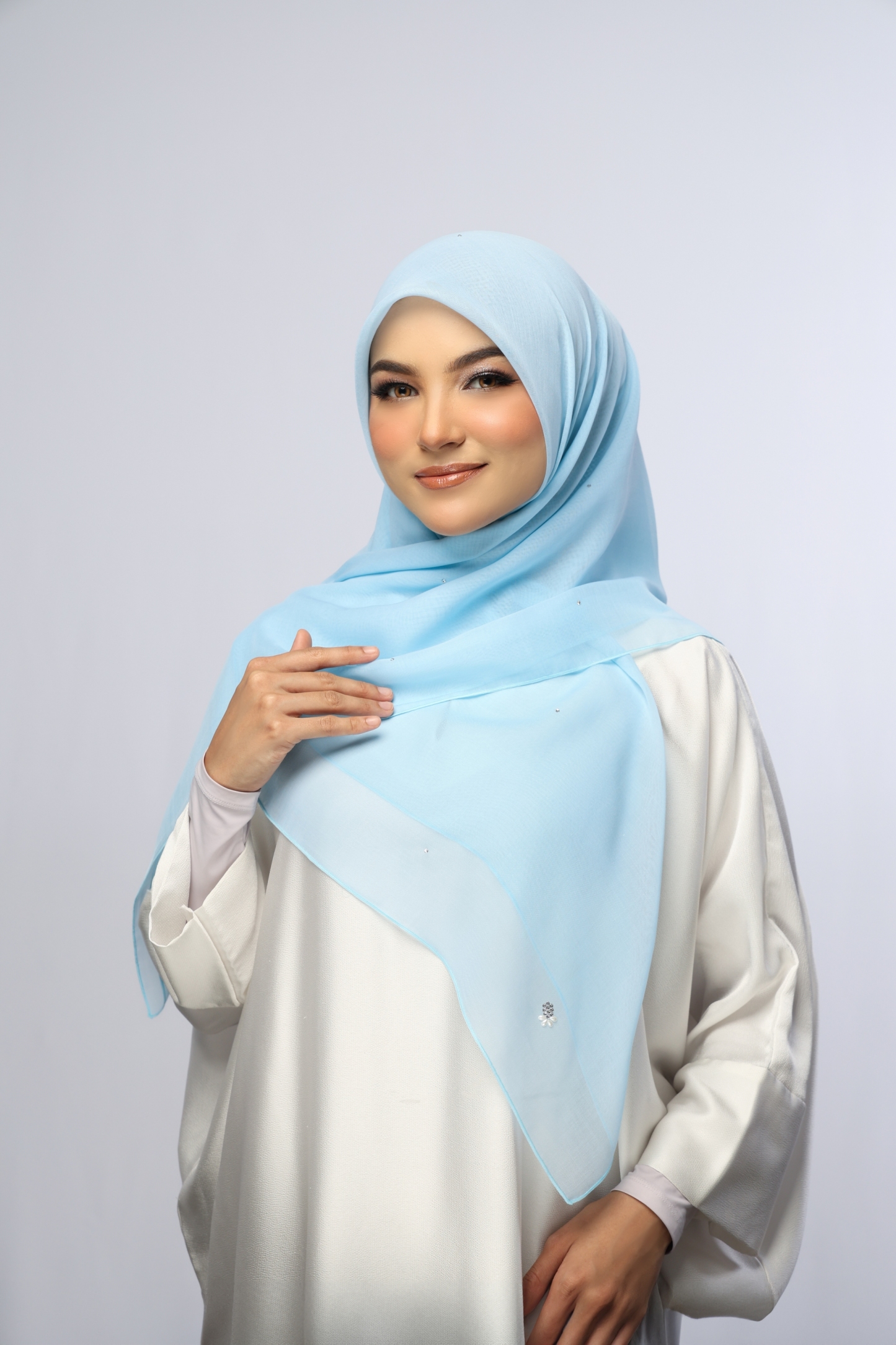 Bawal Warisan White Lily Minimalist