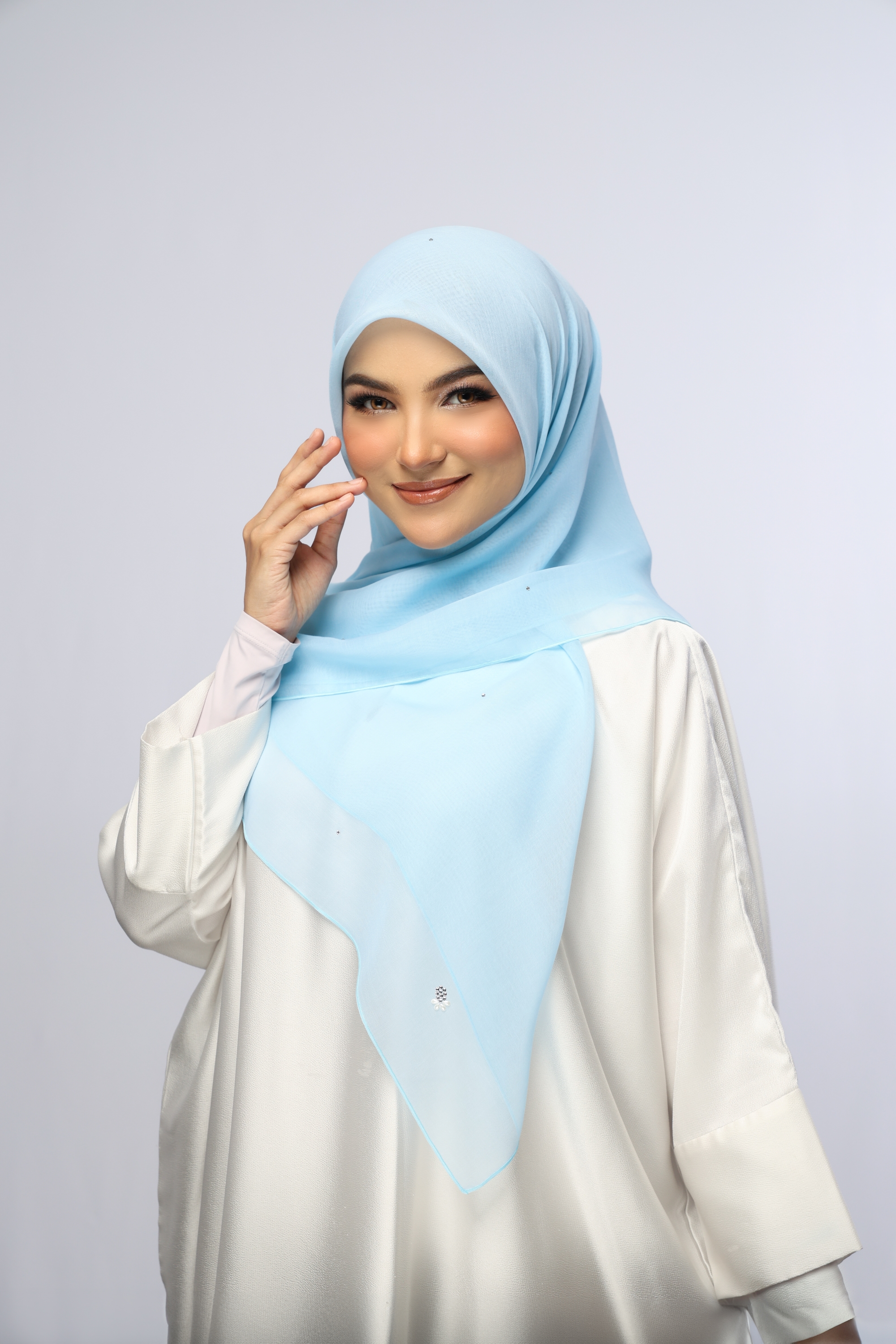 Bawal Warisan White Lily Minimalist