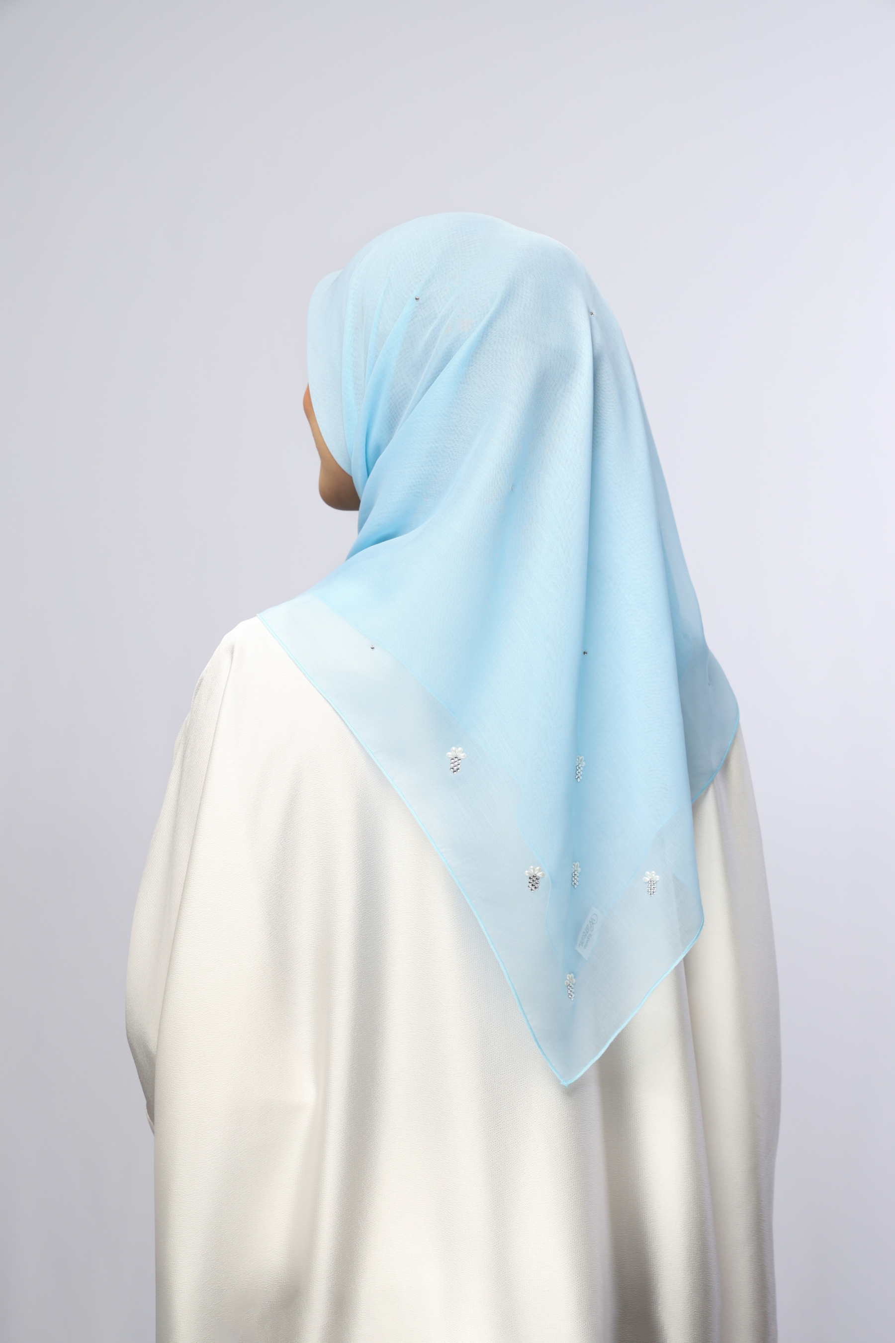 Bawal Warisan White Lily Minimalist