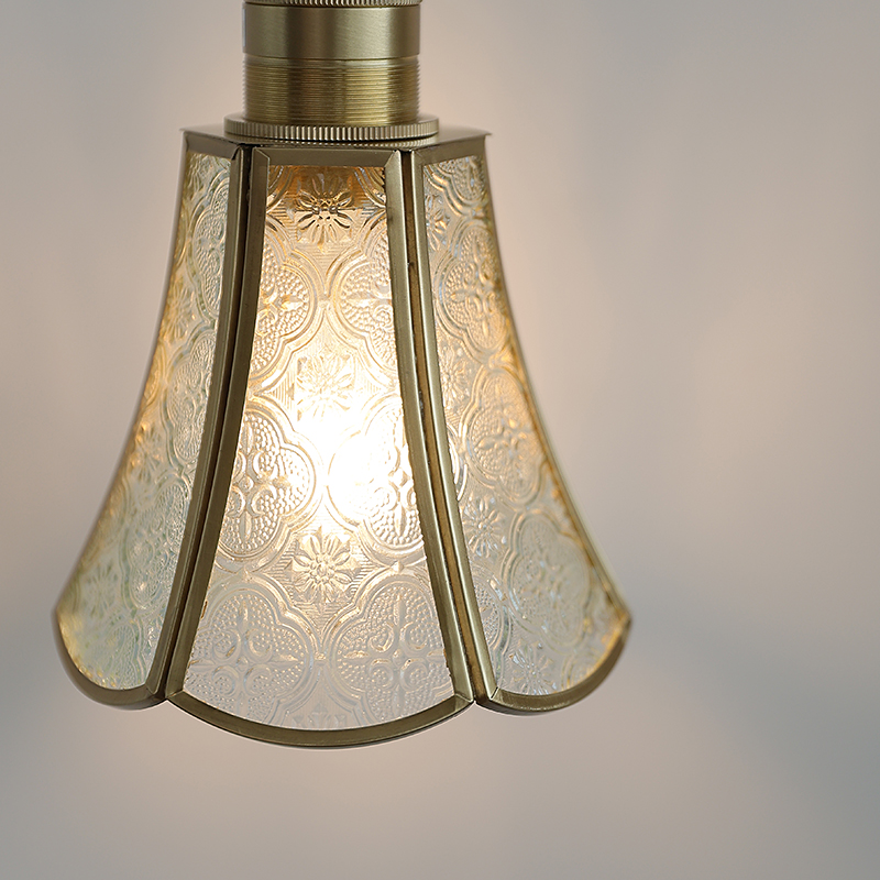 ペンダントライト ダイニング  北欧 ガラス ダクトレール用 アイアン 花 1灯 E26口金 led モダン シンプル レトロ デザイン 天井照明 シェードランプ  ライト 玄関 リビング  トイレ 寝室 洗面所 居間用 キッチン 食卓用  可愛い 階段 和風 クリア 光 影 ムード