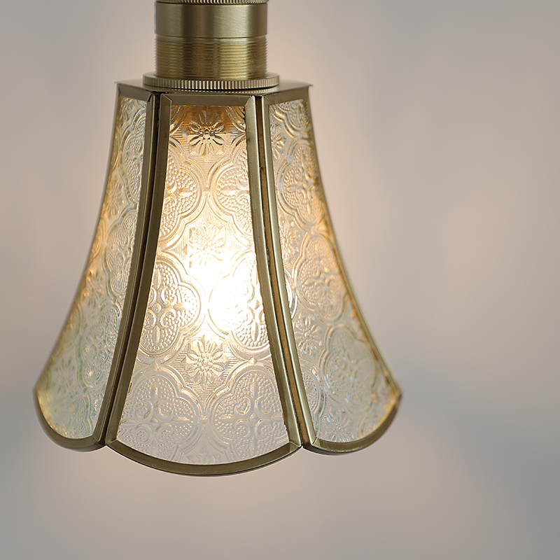 ペンダントライト ダイニング  北欧 ガラス ダクトレール用 アイアン 花 1灯 E26口金 led モダン シンプル レトロ デザイン 天井照明 シェードランプ  ライト 玄関 リビング  トイレ 寝室 洗面所 居間用 キッチン 食卓用  可愛い 階段 和風 クリア 光 影 ムード