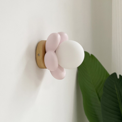 可愛い花 壁掛け ウォールライト シーリングライト  木 ガラス 壁飾り 北欧 1灯 ダイニング おしゃれ led モダン シンプル デザイン 照明 花びら シェードランプ ライト 玄関 リビングルーム 寝室 洗面所 居間用 ホワイト キッチン 新生活 子供部屋