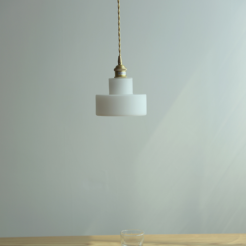 ペンダントライト ダイニング  北欧 ガラス ダクトレール用 アイアン 筒型 1灯 E26口金 led モダン シンプル レトロ デザイン 天井照明 シェードランプ  ライト 玄関 リビング  トイレ 寝室 洗面所 居間用 キッチン 食卓用  可愛い 階段 和風 ホワイト 光 影