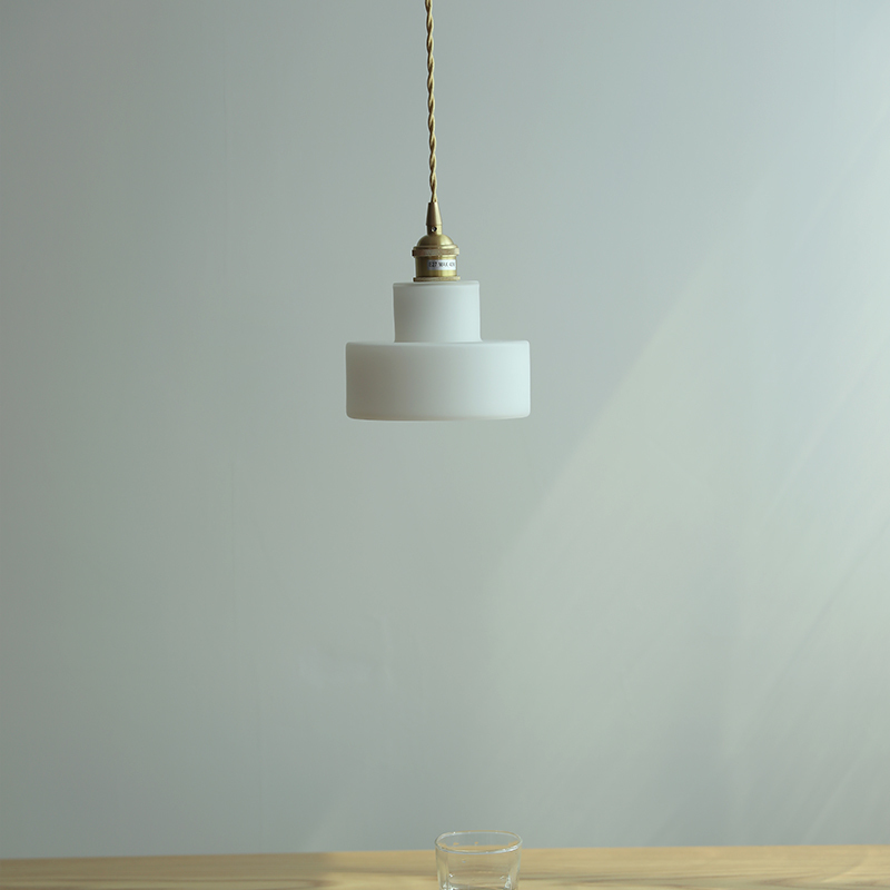 ペンダントライト ダイニング  北欧 ガラス ダクトレール用 アイアン 筒型 1灯 E26口金 led モダン シンプル レトロ デザイン 天井照明 シェードランプ  ライト 玄関 リビング  トイレ 寝室 洗面所 居間用 キッチン 食卓用  可愛い 階段 和風 ホワイト 光 影