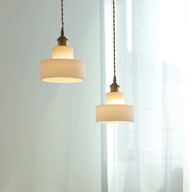 ペンダントライト ダイニング  北欧 ガラス ダクトレール用 アイアン 筒型 1灯 E26口金 led モダン シンプル レトロ デザイン 天井照明 シェードランプ  ライト 玄関 リビング  トイレ 寝室 洗面所 居間用 キッチン 食卓用  可愛い 階段 和風 ホワイト 光 影