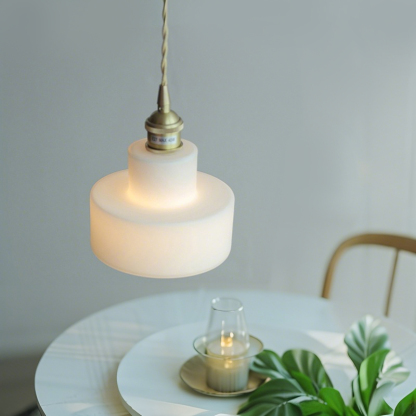 ペンダントライト ダイニング  北欧 ガラス ダクトレール用 アイアン 筒型 1灯 E26口金 led モダン シンプル レトロ デザイン 天井照明 シェードランプ  ライト 玄関 リビング  トイレ 寝室 洗面所 居間用 キッチン 食卓用  可愛い 階段 和風 ホワイト 光 影