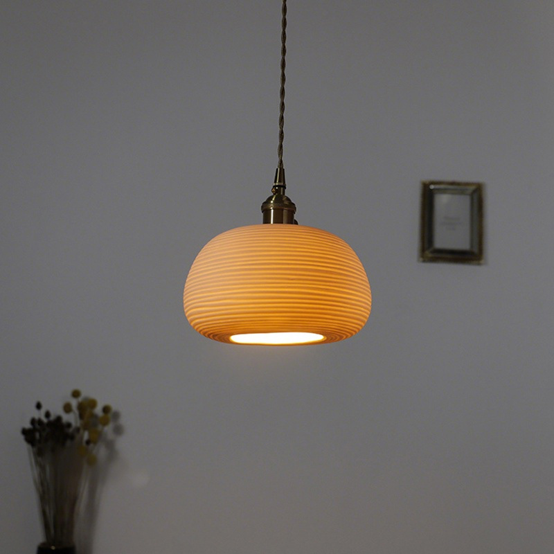 ペンダントライト 北欧 ダイニング 磁器 陶器 アイアン 金属 おしゃれ 1灯 口金E26 LED対応 モダン シンプル 照明 天井照明 シェードランプ 玄関 リビング 寝室 洗面所 居間用 キッチン 簡単取付 引掛けシーリング おしゃれ ダクトレール