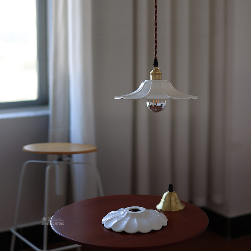 ペンダントライト 北欧 ダイニング 磁器 陶器 アイアン 金属 おしゃれ 1灯 口金E26 LED対応 モダン シンプル 照明 天井照明 シェードランプ 玄関 リビング 寝室 洗面所 居間用 キッチン 簡単取付 引掛けシーリング おしゃれ ダクトレール