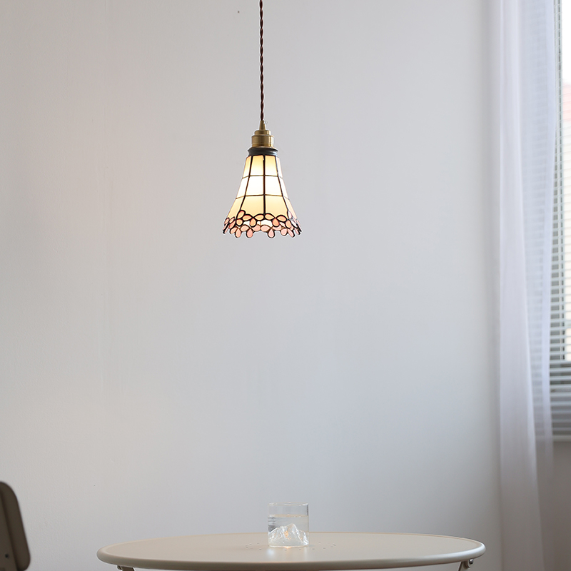 ペンダントライト ダイニング  北欧 ガラス ダクトレール用 花びら 傘 1灯 E26口金 led モダン シンプル レトロ デザイン 天井照明 シェードランプ  ライト 玄関 リビング  トイレ 寝室 洗面所 居間用 キッチン 食卓用  可愛い 階段 和風 ピンク 光 影 雰囲気