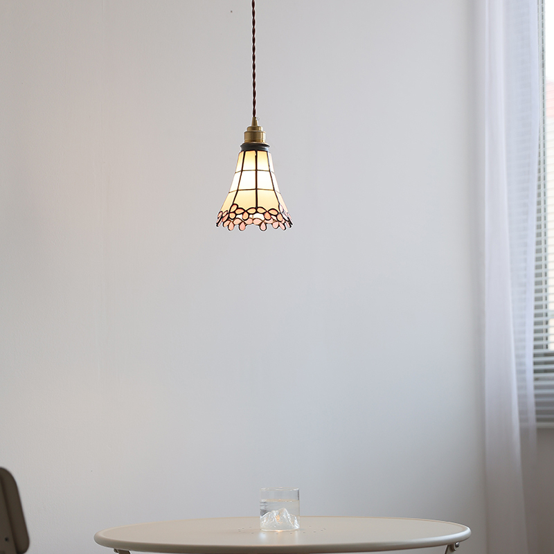 ペンダントライト ダイニング  北欧 ガラス ダクトレール用 花びら 傘 1灯 E26口金 led モダン シンプル レトロ デザイン 天井照明 シェードランプ  ライト 玄関 リビング  トイレ 寝室 洗面所 居間用 キッチン 食卓用  可愛い 階段 和風 ピンク 光 影 雰囲気