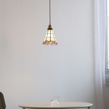 ペンダントライト ダイニング  北欧 ガラス ダクトレール用 花びら 傘 1灯 E26口金 led モダン シンプル レトロ デザイン 天井照明 シェードランプ  ライト 玄関 リビング  トイレ 寝室 洗面所 居間用 キッチン 食卓用  可愛い 階段 和風 ピンク 光 影 雰囲気