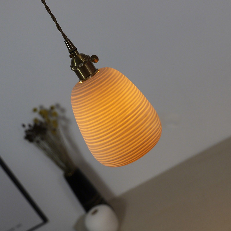 ペンダントライト 北欧 ダイニング 磁器 陶器 アイアン 金属 おしゃれ 1灯 口金E26 LED対応 モダン シンプル 照明 天井照明 シェードランプ 玄関 リビング 寝室 洗面所 居間用 キッチン 簡単取付 引掛けシーリング おしゃれ ダクトレール