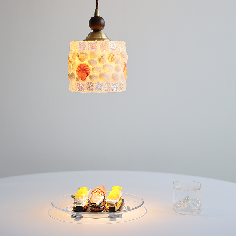 ペンダントライト ダイニング  北欧 ガラス 木 ダクトレール用 貝殻 筒型 1灯 E26口金 led モダン シンプル レトロ デザイン 天井照明 シェードランプ 玄関 リビング  トイレ 寝室 洗面所 居間用 キッチン 食卓用  可愛い 階段 和風  光 影 雰囲気作り