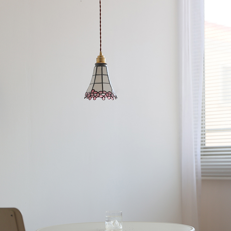ペンダントライト ダイニング  北欧 ガラス ダクトレール用 花びら 傘 1灯 E26口金 led モダン シンプル レトロ デザイン 天井照明 シェードランプ  ライト 玄関 リビング  トイレ 寝室 洗面所 居間用 キッチン 食卓用  可愛い 階段 和風 ピンク 光 影 雰囲気