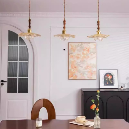 ペンダントライト 北欧 ガラス 木 花 ダイニング おしゃれ 1灯 口金E26 LED対応 アイアン 金属 モダン シンプル デザイン 照明 天井照明 ライト 玄関 リビング 寝室 洗面所 居間 キッチン ダクトレール 引掛けシーリング 北欧