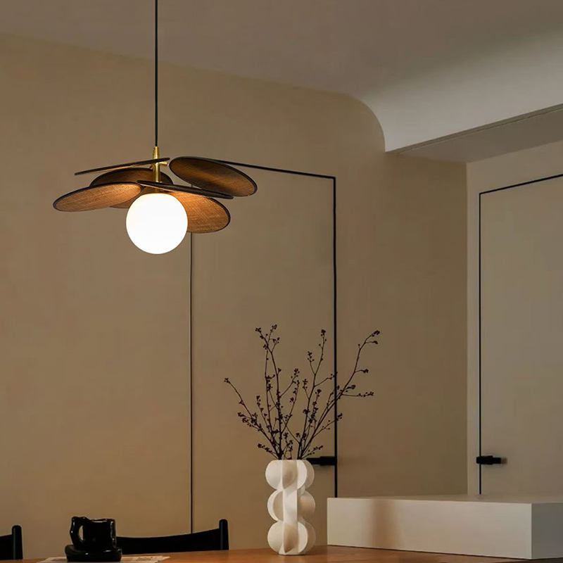 ペンダントライト おしゃれ レトロ 3灯 木 吊下げ灯 天井照明 間接照明 北欧 LED電球 洋風 キッチン 照明器具 トイレ 階段 引掛シーリング ダクトレール 電気 モダン シンプル かわいい リビング ダイニング インテリア照明 食卓 和室 癒やし 省エネ