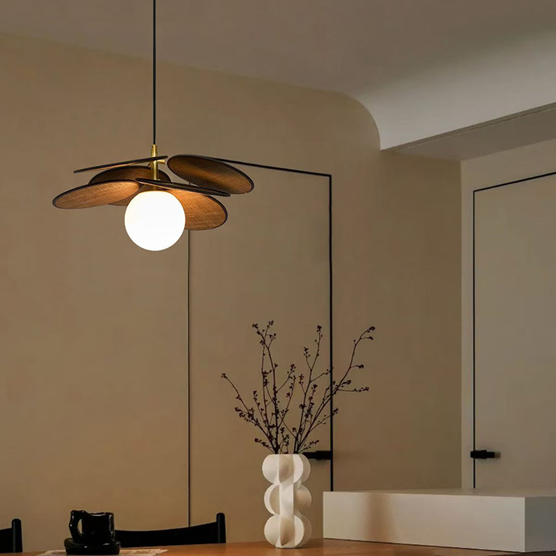 ペンダントライト おしゃれ レトロ 3灯 木 吊下げ灯 天井照明 間接照明 北欧 LED電球 洋風 キッチン 照明器具 トイレ 階段 引掛シーリング ダクトレール 電気 モダン シンプル かわいい リビング ダイニング インテリア照明 食卓 和室 癒やし 省エネ