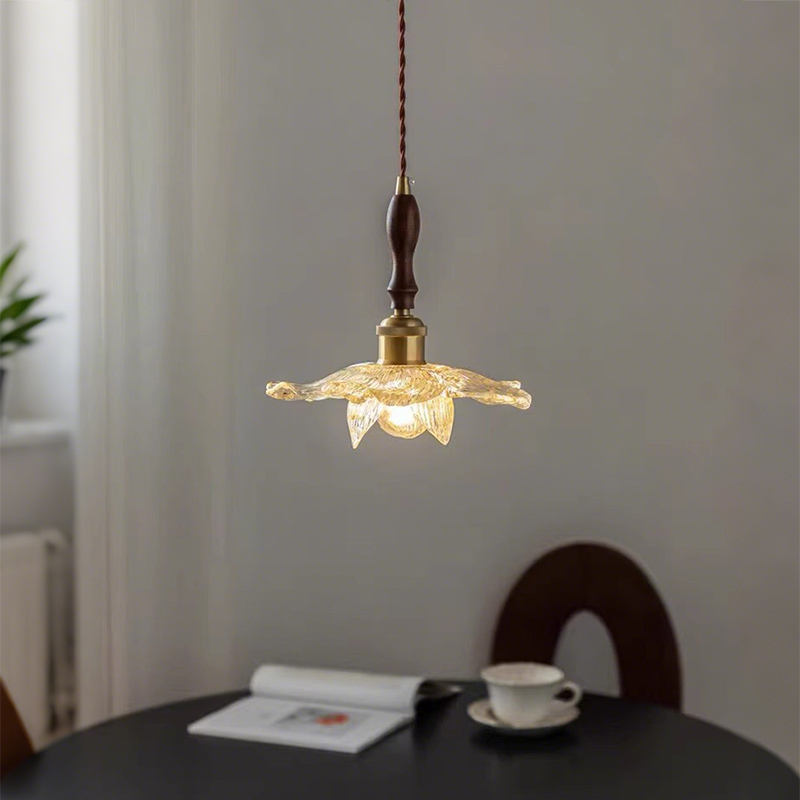 ペンダントライト 北欧 ガラス 木 花 ダイニング おしゃれ 1灯 口金E26 LED対応 アイアン 金属 モダン シンプル デザイン 照明 天井照明 ライト 玄関 リビング 寝室 洗面所 居間 キッチン ダクトレール 引掛けシーリング 北欧