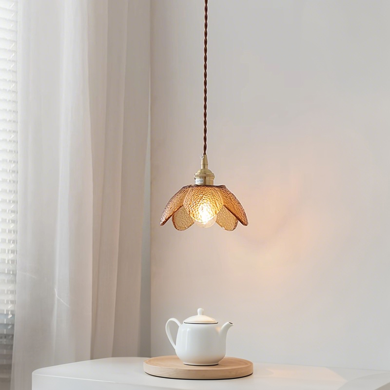ペンダントライト ダイニング  北欧 ガラス ダクトレール用 アイアン 花 1灯 E26口金 led モダン シンプル レトロ デザイン 天井照明 シェードランプ  ライト 玄関 リビング  トイレ 寝室 洗面所 居間用 キッチン 食卓用  可愛い 階段 和風 茶色 光 影