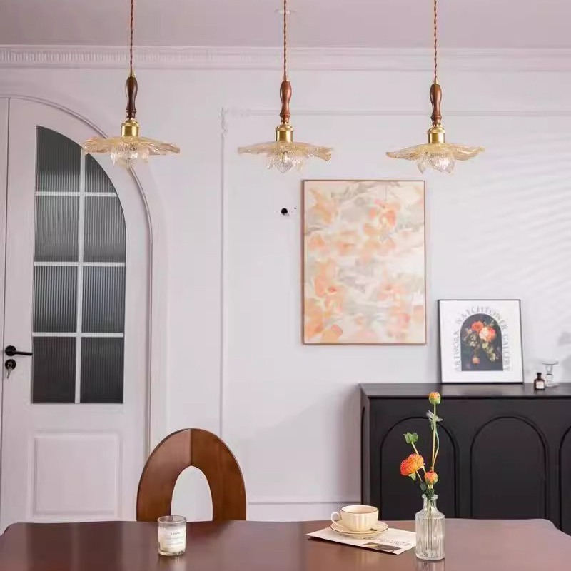 ペンダントライト 北欧 ダイニング ガラス 花 花びら スチール おしゃれ 1灯 口金E26 LED対応 モダン シンプル デザイン 照明 天井照明 子供部屋 玄関 リビング 寝室 洗面所 居間用 キッチン 簡単取付 引掛けシーリング ダクトレール