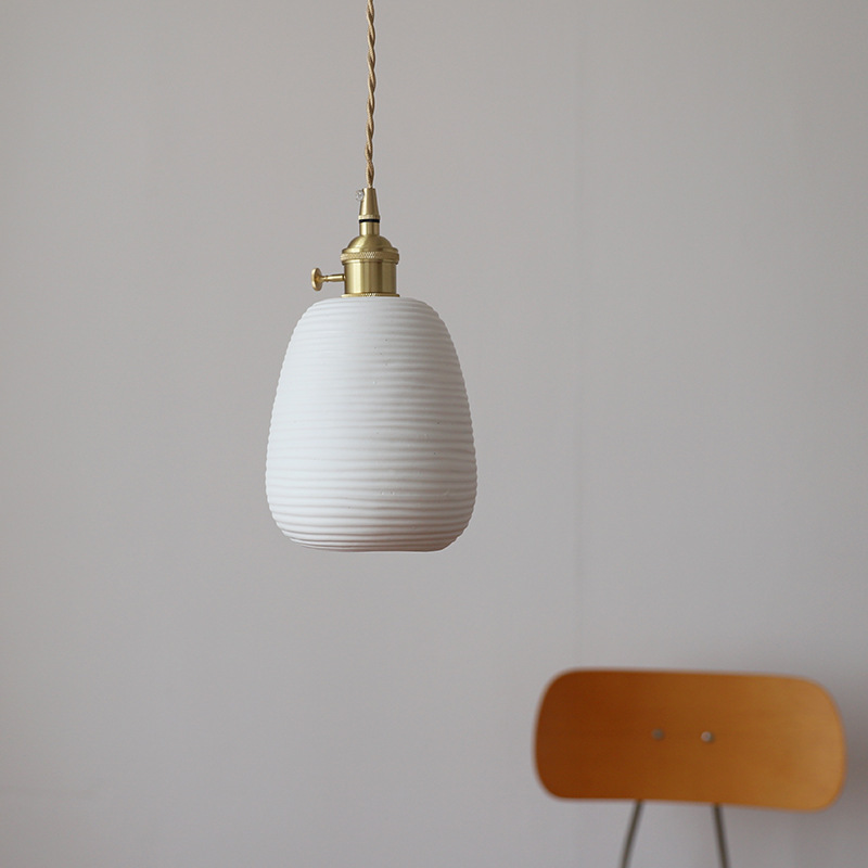 ペンダントライト 北欧 ダイニング 磁器 陶器 アイアン 金属 おしゃれ 1灯 口金E26 LED対応 モダン シンプル 照明 天井照明 シェードランプ 玄関 リビング 寝室 洗面所 居間用 キッチン 簡単取付 引掛けシーリング おしゃれ ダクトレール