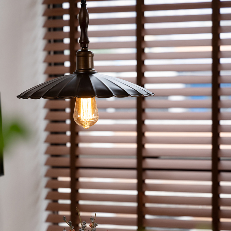 ペンダントライト 北欧 アンティーク ダイニング アイアン 木 金属 口金E26 インテリア照明 ヴィンテージ カフェ キッチン レトロ 廊下 北欧 おしゃれ 和風 レトロ ブラック ホワイト モダン インダストリアル 引掛けシーリング おしゃれ ダクトレール