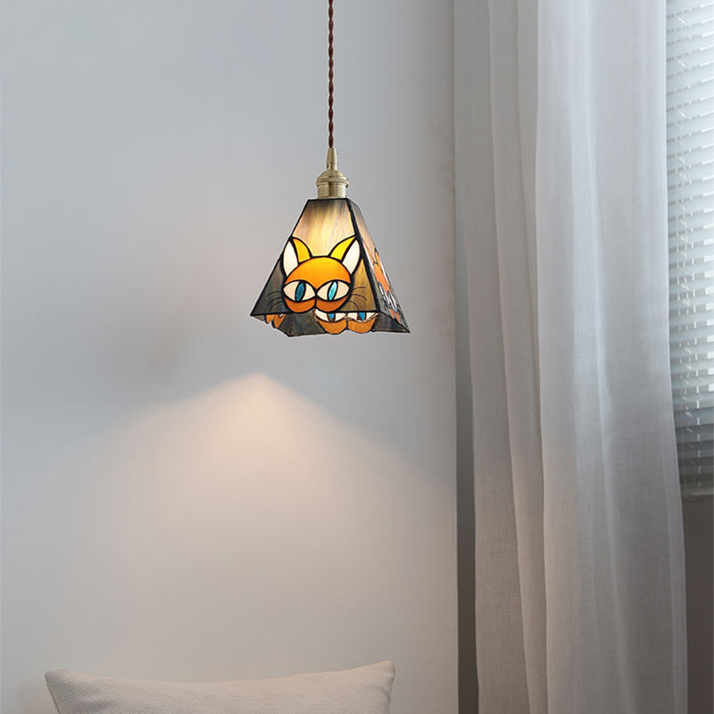 ペンダントライト ダイニング  北欧 ガラス ダクトレール用 アイアン 猫 ねこ 台形 1灯 E26口金 led モダン シンプル レトロ デザイン 天井照明 シェードランプ  玄関 リビング  トイレ 寝室 洗面所 居間用 キッチン 食卓用  可愛い 階段 和風  ステンドガラス