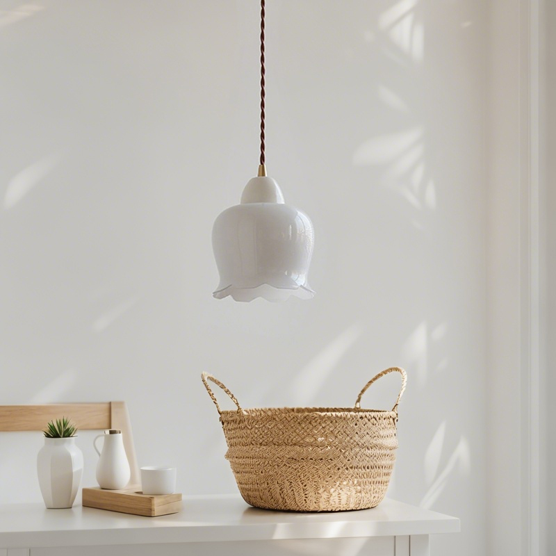 ペンダントライト ダイニング  北欧 ガラス ダクトレール用 陶器 磁器 花びら 1灯 E26口金 led モダン シンプル レトロ デザイン 天井照明 シェードランプ  リビング  トイレ 寝室 洗面所 居間用 キッチン 食卓用  可愛い 階段 和風 ホワイト 光 ギフト 小さい