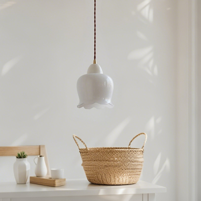 ペンダントライト ダイニング  北欧 ガラス ダクトレール用 陶器 磁器 花びら 1灯 E26口金 led モダン シンプル レトロ デザイン 天井照明 シェードランプ  リビング  トイレ 寝室 洗面所 居間用 キッチン 食卓用  可愛い 階段 和風 ホワイト 光 ギフト 小さい