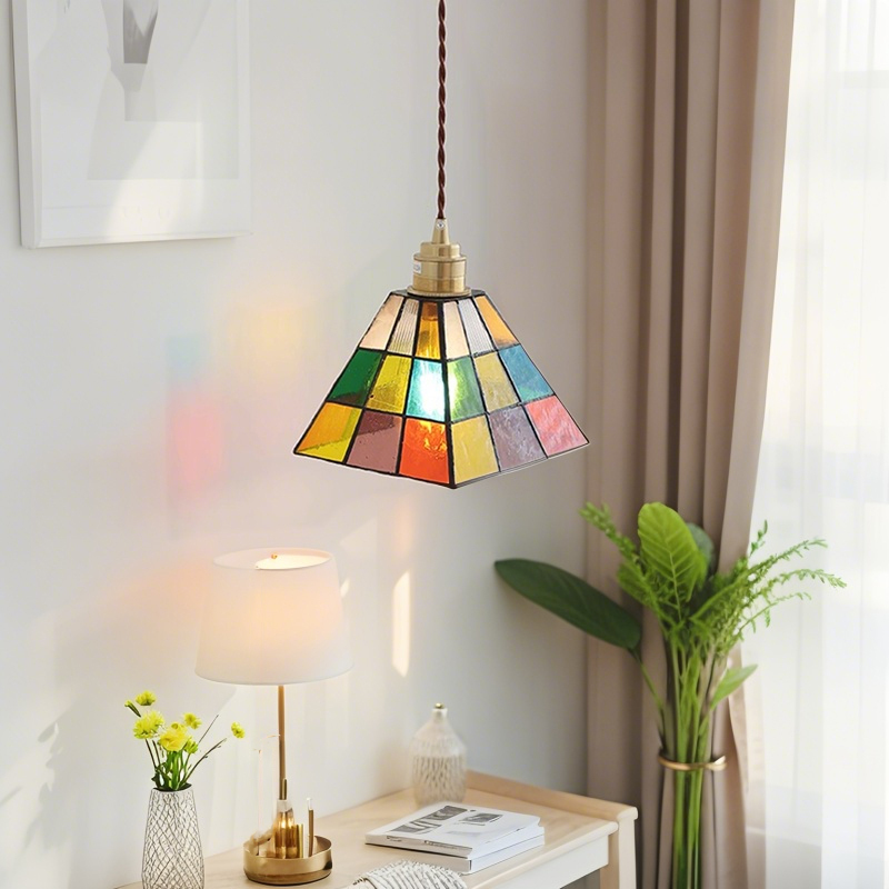 ペンダントライト ダイニング  北欧 ガラス ダクトレール用 アイアン 台形 キューブ 1灯 E26口金 led モダン シンプル レトロ デザイン 天井照明 シェードランプ  玄関 リビング  トイレ 寝室 洗面所 居間用 キッチン 食卓用  可愛い 階段 和風 ステンドガラス