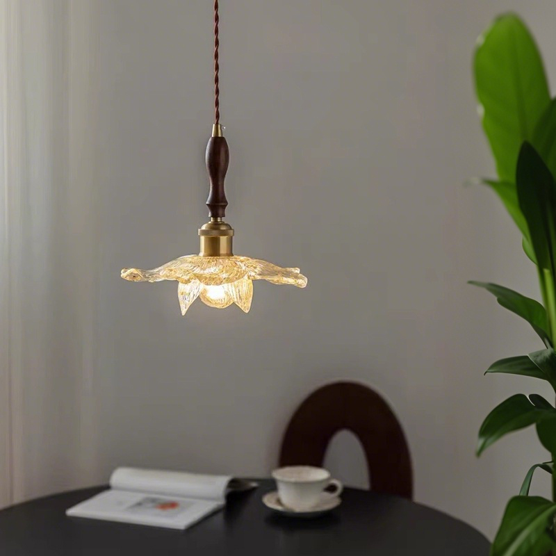 ペンダントライト 北欧 ダイニング ガラス 花 花びら スチール おしゃれ 1灯 口金E26 LED対応 モダン シンプル デザイン 照明 天井照明 子供部屋 玄関 リビング 寝室 洗面所 居間用 キッチン 簡単取付 引掛けシーリング ダクトレール